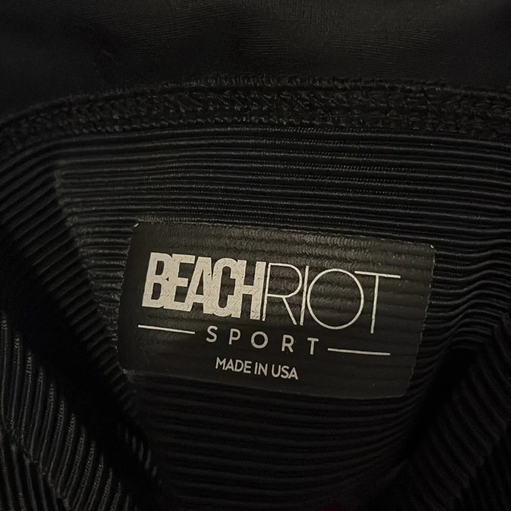 Beach Riot Set - Picture 3 of 6